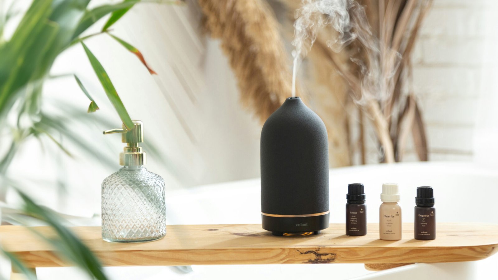 diffuseur d'huiles essentielles, flacon d'huile essentielle